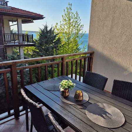 شقة Eve Santa Marina Sea View - Sea, Pools, Relax سوزوبول