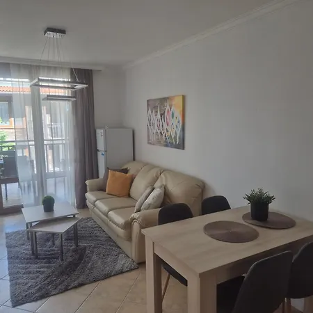 Eve Santa Marina Sea View - Sea, Pools, Relax شقة سوزوبول